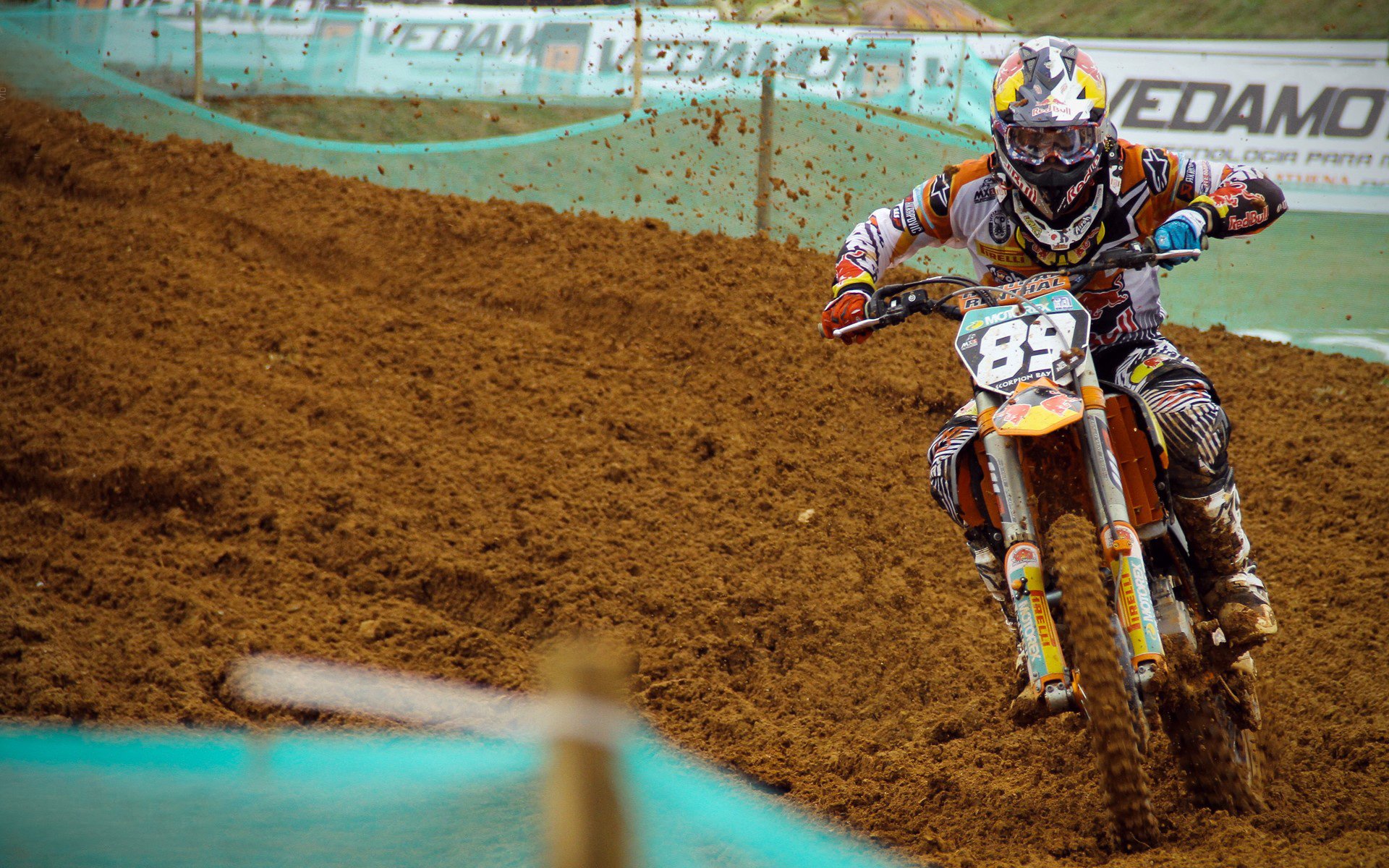 _极光下的骑行之旅：追随色彩的速度美学_，看极光旅行