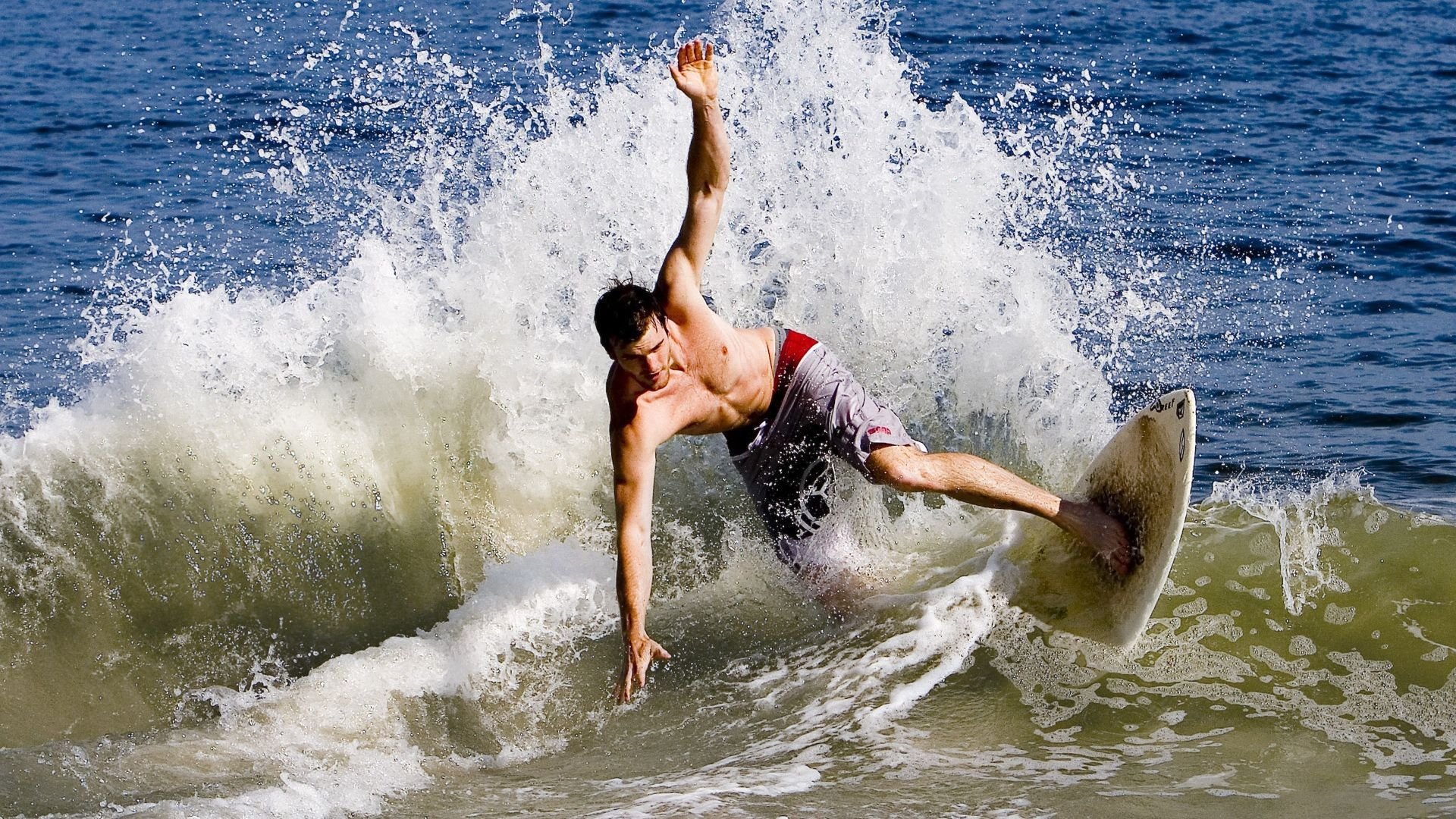 kaiyun体育app-全场聚焦：李明砍下28分，主宰比赛局势！，李明集锦