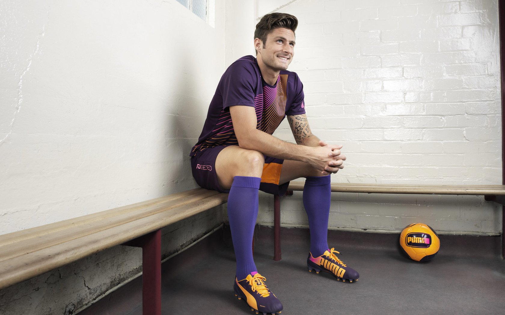 开云中国-英超裁判团体加强交流，提高判罚一致性，2021赛季英超裁判